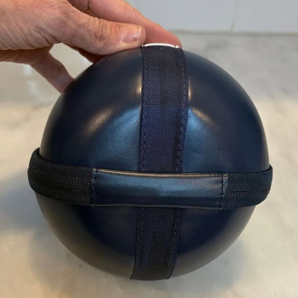 Sarah Wells Milkwear Bag - Wearable Pump Case Hard Shell Organizer & Strap — image 6 of 8
